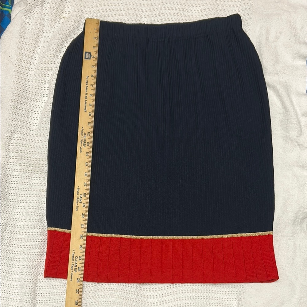 St. John Collection Black and Red Mini Skirt